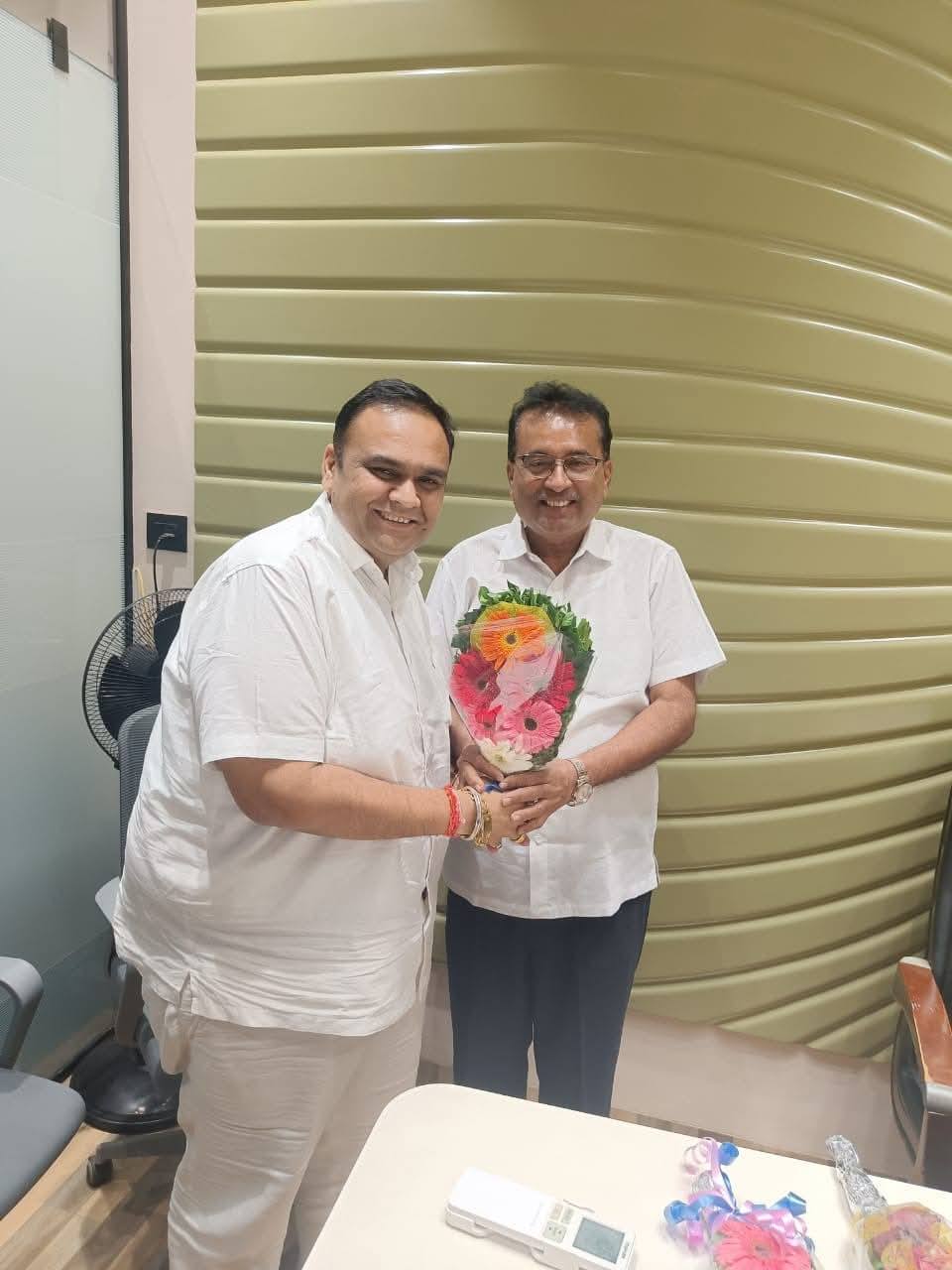 તા.૨૮-૦૩-૨૦૨૫ ના રોજ ૧૭૫-નવસારી વિધાનસભાના ધારાસભ્ય અને શ્રી દયાળજી અનાવિલ કેળવણી મંડળ સુરતના ટ્રસ્ટી શ્રી રાકેશભાઈ દેસાઈને જન્મદિવસની ખૂબ ખૂબ શુભેચ્છાઓ.